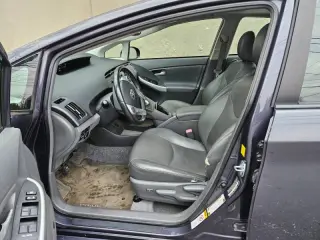 2010 Toyota Prius III