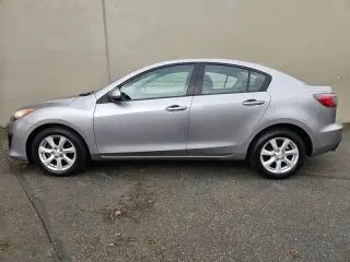 2010 Mazda MAZDA3 i Touring