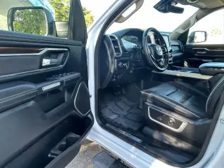 Ram 1500 2021 4x2 Laramie 4dr Crew Cab 5.6 ft. SB Pickup