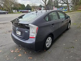 2010 Toyota Prius III