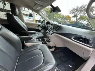 Chrysler Pacifica 2023 Touring L 4dr Mini-Van