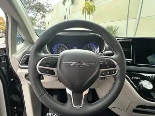 Chrysler Pacifica 2024 Touring L 4dr Mini-Van