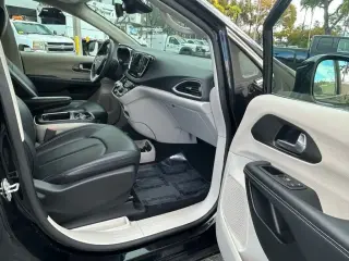 Chrysler Pacifica 2024 Touring L 4dr Mini-Van