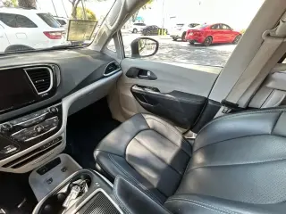 Chrysler Pacifica 2023 Touring L 4dr Mini-Van