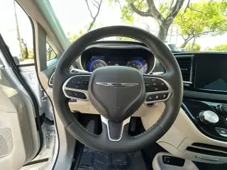 Chrysler Pacifica 2023 Touring L 4dr Mini-Van