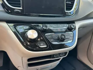 Chrysler Pacifica 2023 Touring L 4dr Mini-Van
