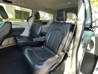 Chrysler Pacifica 2023 Touring L 4dr Mini-Van