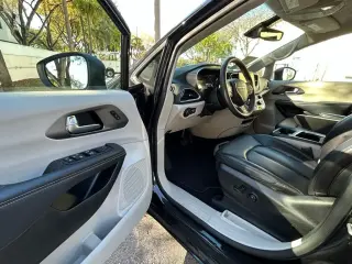 Chrysler Pacifica 2023 Touring L 4dr Mini-Van