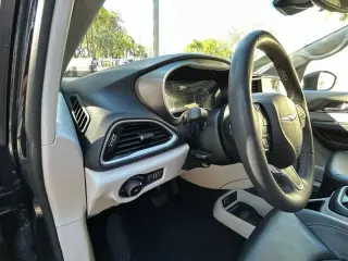 Chrysler Pacifica 2023 Touring L 4dr Mini-Van