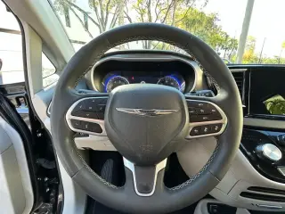Chrysler Pacifica 2023 Touring L 4dr Mini-Van