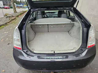 2010 Toyota Prius III