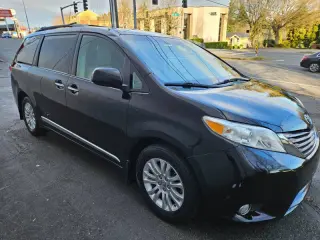 2011 Toyota Sienna XLE 8-Passenger