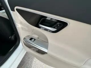 Mercedes-Benz C-Class 2025 AWD C 300 4MATIC 4dr Sedan