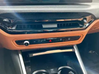 BMW 3 Series 2025 AWD 330i xDrive 4dr Sedan