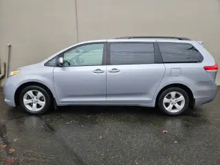 2012 Toyota Sienna LE 8-Passenger