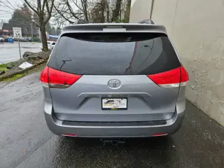 2012 Toyota Sienna LE 8-Passenger