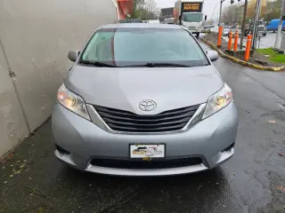 2012 Toyota Sienna LE 8-Passenger