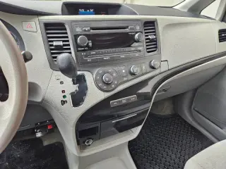 2012 Toyota Sienna LE 8-Passenger