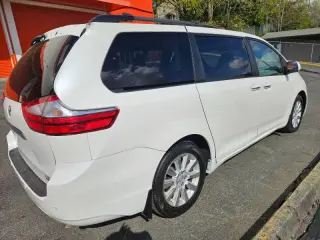 2015 Toyota Sienna XLE Premium 7-Passenger