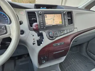 2011 Toyota Sienna XLE 8-Passenger