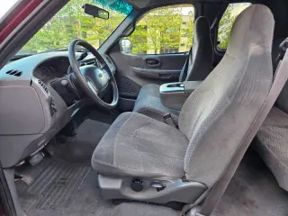 1999 Ford F-150 XLT