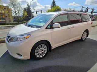 2015 Toyota Sienna XLE Premium 7-Passenger