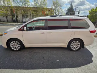 2015 Toyota Sienna XLE Premium 7-Passenger