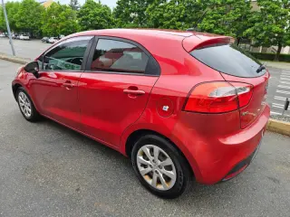 2012 Kia Rio 5-Door LX