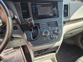 2015 Toyota Sienna XLE Premium 7-Passenger