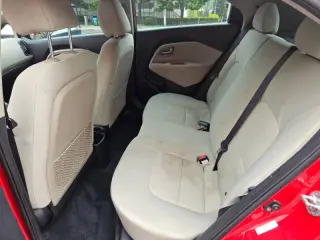 2012 Kia Rio 5-Door LX