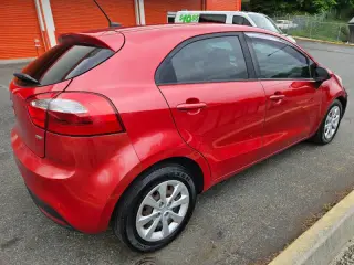 2012 Kia Rio 5-Door LX