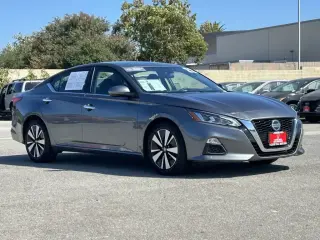 Nissan Altima 2022 2.5 SV 4dr Sedan