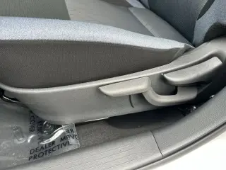 Nissan Versa 2025 SV 4dr Sedan