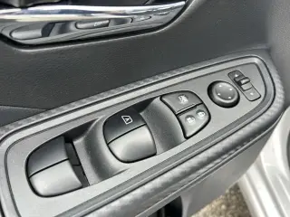 Nissan Versa 2025 SV 4dr Sedan
