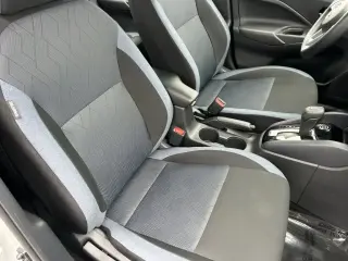 Nissan Versa 2025 SV 4dr Sedan