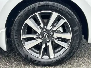 Nissan Versa 2025 SV 4dr Sedan