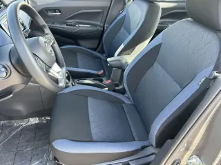 Nissan Versa 2025 SV 4dr Sedan