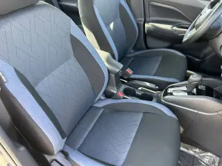 Nissan Versa 2025 SV 4dr Sedan