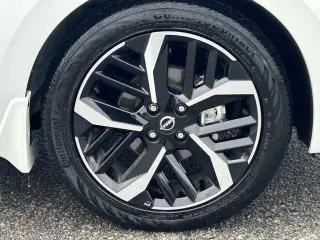 Nissan Versa 2025 SR 4dr Sedan