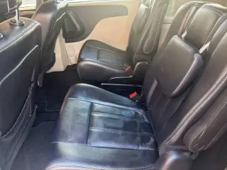 2016 Chrysler Town and Country Touring