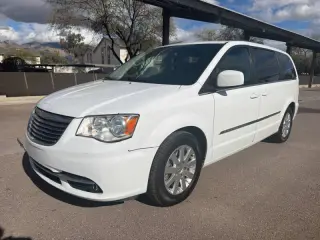 2016 Chrysler Town and Country Touring