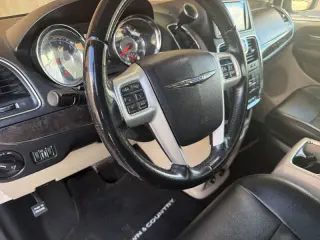 2016 Chrysler Town and Country Touring