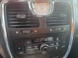 2016 Chrysler Town and Country Touring