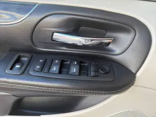 2016 Chrysler Town and Country Touring