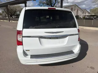 2016 Chrysler Town and Country Touring