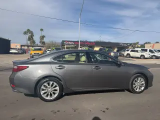 2014 Lexus ES 300h