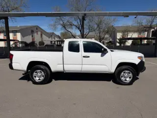 2018 Toyota Tacoma SR