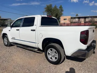 2014 Toyota Tundra SR5
