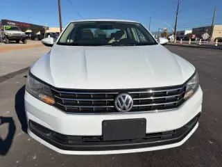 2018 Volkswagen Passat 2.0T SE