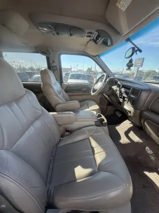 2000 Ford Excursion XLT